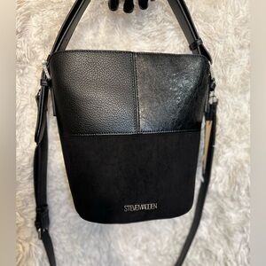 🖤🔥NWT- STEVE MADDEN STUNNING FAUX SUEDE AND LEATHER BCLARAA BUCKET BAG🔥🖤